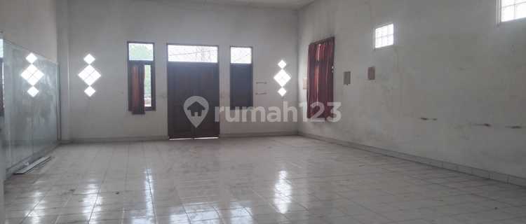 Ready-to-Use Shop House for Rent in Tuparev Cirebon 1