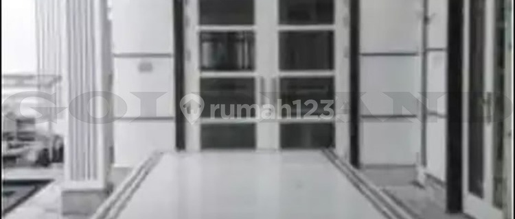 Hmm, For Sale: 1¼ Story House in Menteng, Central Jakarta 1