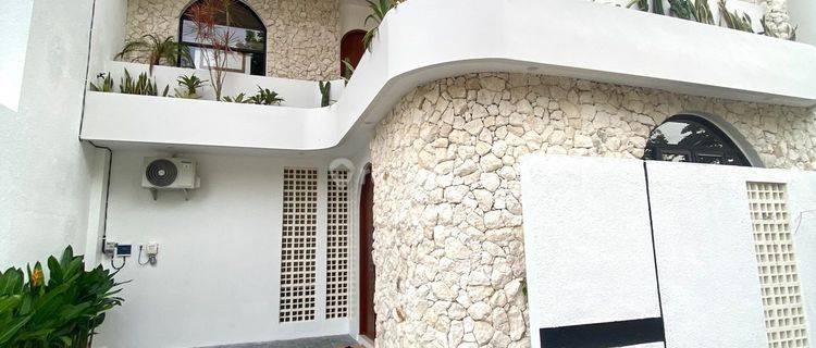 Villa  Mediterranean 3BR  dekat Sekolah International Umalas, Badung. 1