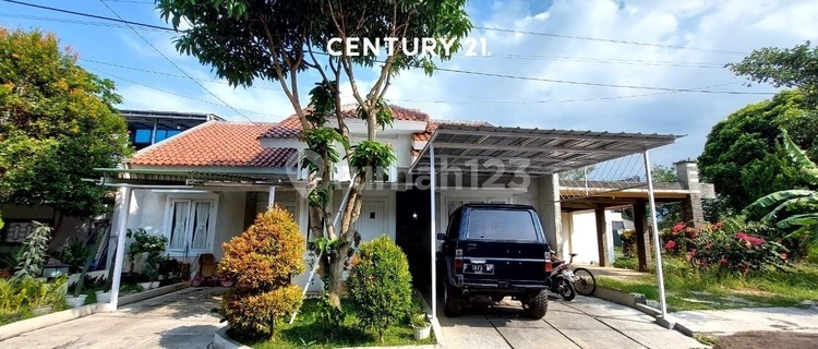 Residential House in Grage Manoa Complex, Kuningan 1