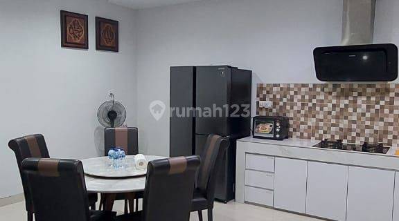 Disewakan Rumah 2 Lantai 4 Kamar Tidur Di Batam Center Furnished 1