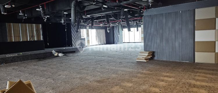 Jarang Ada, Office Tower Goldcoast. Ini Luasan 700M2. Lokasi Strategis dengan Akses Toll dan Perkantoran Ramai. Dekat dengan Mall Pik Avenue.dekat Rumah Sakit Tzu Chi. Harga 300Rb/M2 1