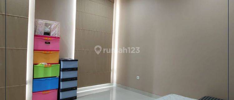 Dijual/DiSewakan Rumah Tinggal Rumah 3 Lantai Semi Furnished  1