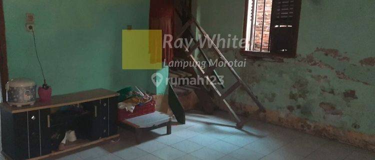 Rumah Pinggir Jalan di Jalan Pahlawan 1