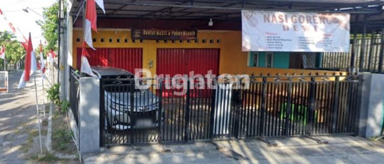 SHOPHOUSE WITH A STRATEGIC LOCATION IN BANARAN DELANGGU, SUITABLE FOR BUSINESS PREMISES 1