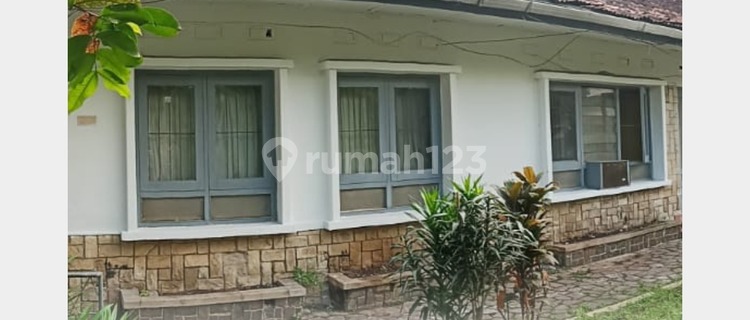 DIJUAL RUMAH TUA DENGAN LOKASI STRATEGIS DI PUSAT KOTA 1