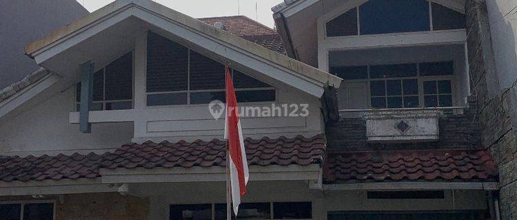 Rumah Sederhana Cocok Untuk Kantor di Komplek, Batununggal 1