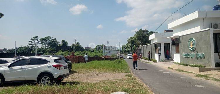 Tanah Dekat Bandara Adisucipto SHM Pekarangan Siap Ajb  1