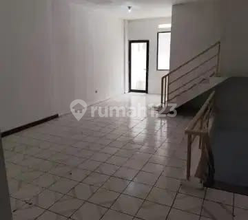 For Rent: Strategic Location Shop House in Green Garden, West Jakarta 1