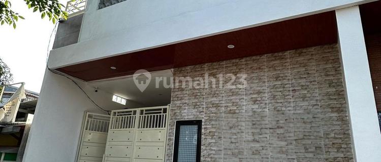 Buy Now Get Profit Income! 2-Story Boarding Business House - Fully Furnished, Fully Occupied. Location: Bogangin - Kedurus, Surabaya. 1