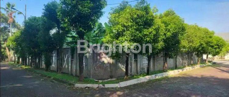 tanah HOEk di dalam perumahan green garden jakarta barat 1