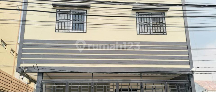 Affordable 3-Story House in Poris Gaga Park, Tangerang Banten 1