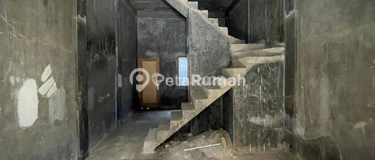 Townhouse Jalan Madio Santoso Komplek Madio Mega Mas  1