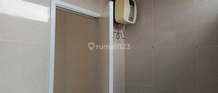 Sewa Rumah Murah Ada Water Heater & Ac Di The Riviera At Puri 1