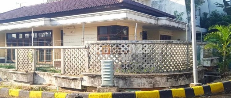 Strategic Sale of a 1.5-Story Unfurnished House in Intercon Kebon Jeruk Housing with 3 Bedrooms, Hook Position, Already SHM Near Puri Indah Mall, Aries Market Park &amp; Toll Gate 1