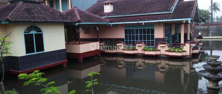 Dijual Rumah Villa di Daerah Wisata Cipanas, Tarogong Kaler, Kabupaten Garut 1