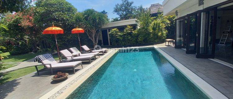 Rumah Villa  With Big Garden And Pool Near Sanur Beach 1