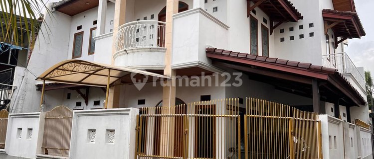 For Rent: 2-Story House in Pondok Kelapa, Duren Sawit, East Jakarta 1