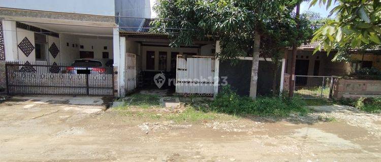 Rumah Berada di Kawasan Ramai di Graha Rancamanyar 1