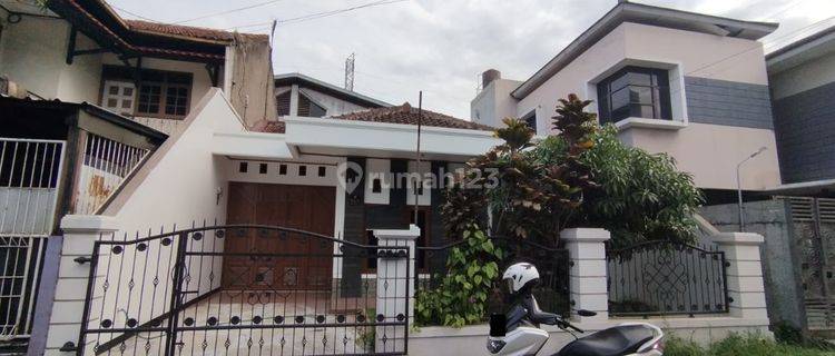 Rumah Dekat Sentra Industri Dan Pusat Belanja di Kopo Permai 1