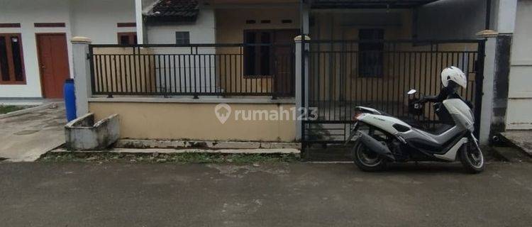 Rumah Lingkungan Asri, Akses Jalan Lebar di Rancamanyar Indah 1