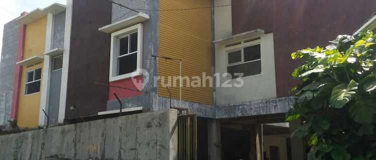 Former boarding house can be used as a warehouse or repurposed, strategically located near tourist attractions and industrial centers, suitable for homestay or other commercial uses. 1
