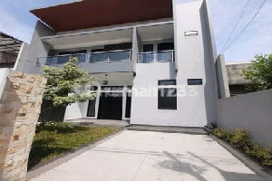 Rumah Modern Baru 2 Lantai Bsd + Swimming Pool 1