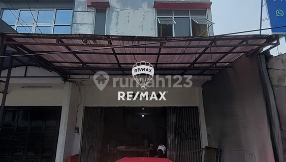 FOR SALE: 3.5-STORY SHOPHOUSE IN MUARASARI AREA, SOUTH BOGOR, STRATEGIC LOCATION 1
