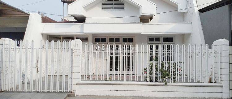 Jual Rumah Siap Huni Dharmahusada Indah Utara 1