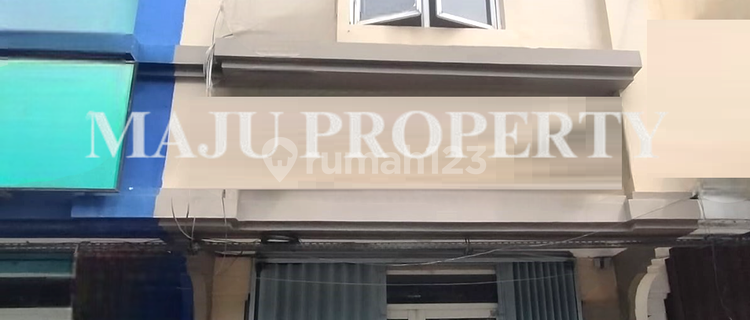 3-Storey Shop House, in Kota Wisata, Ready to Use 1