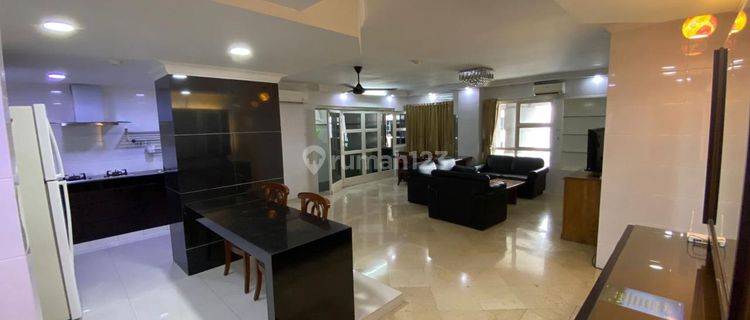 Apartemen 4BR Semi Furnished Termurah di Grand Topic 1