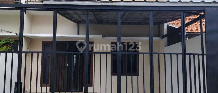 CHEAPEST! 2-story house near strategic Blok M in Kebayoran Baru Housing Complex 1