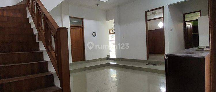 Disewakan Rumah Murah Depok Area Demangan Cocok Kantor/Rumah Tinggal Dekat Amplaz,uin,uny,ugm,atma Jaya  1