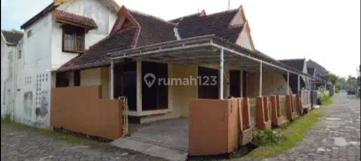 Disewakan Rumah murah area condongcatur cocok kantor/rumah tinggal dekat UPN,UII ekonomi,RS JIH 1