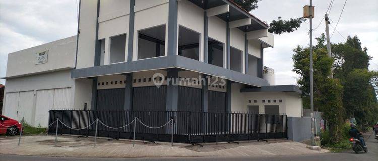 Disewakan Ruko 2lt+rooftop Kasihan Bantul Cocok Usaha/kantor Dekat Umy,alma Ata,ringroad Selatan 1