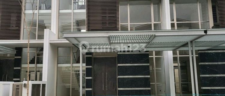 Di Jual Rumah Cluster Golf8x25m 3 Lantai Golf Island Pik 1