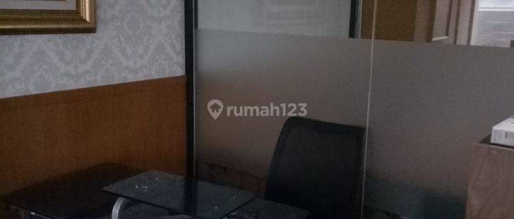 Dijual Ruang Kantor Siap Huni, Strata Tittle, Semi Furnish di Jakarta Barat 1