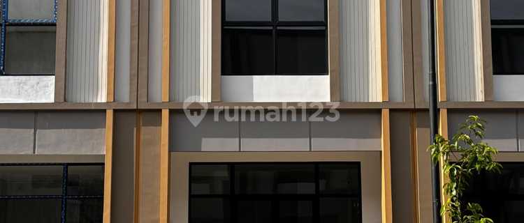 For Rent: Illago Shophouse in Gading Serpong, Strategic Location 1