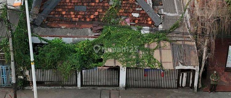RUMAH LAMA HITUNG TANAH AREA KOMERSIL MENTENG 1