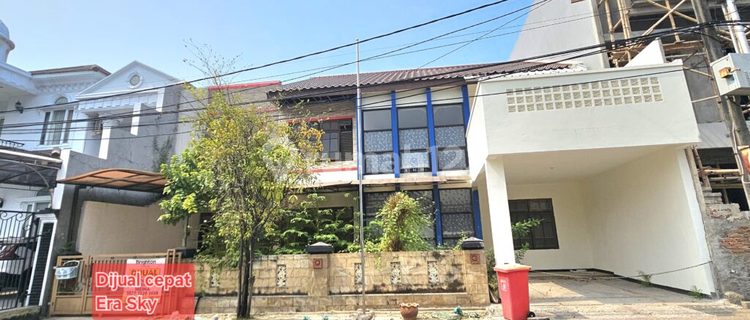 2-Story House in a Strategic Location at Harapan Indah Cluster, Bekasi 1