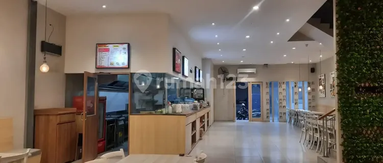 Ready-to-Use Shop House - Very Strategic Location 1