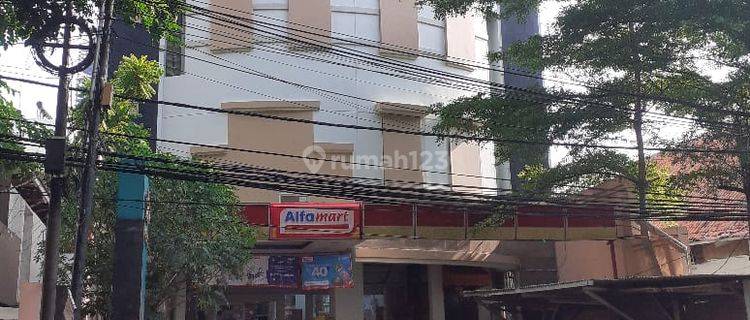 Gedung 5 Lantai Di Tanah Abang Jakpus 1