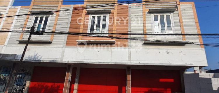 Shop House Suitable for Residence and Business Strategic Location 1