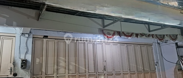 Ready-to-Use 2-Story Shophouse in a Strategic Location 1