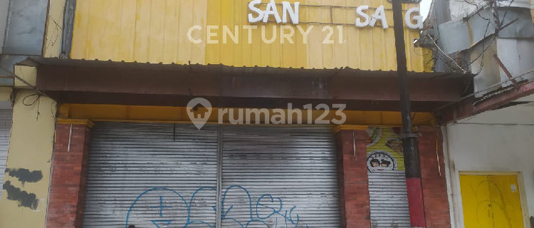 Strategically Located Shop House in the Center of Tegal City 1