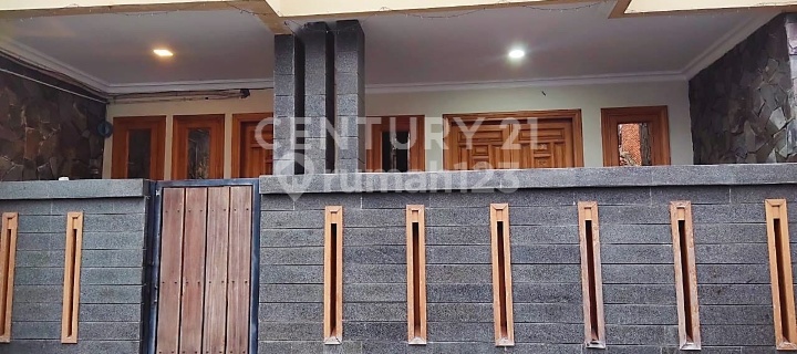 Rumah Dua Lantai Dekat Fasilitas Umum Di Kota Tegal  1
