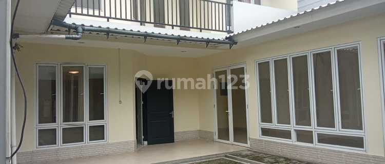 For Rent: Ready-to-Occupy House in the Desirable Giriloka BSD Area, Quiet & Comfortable Environment. 1