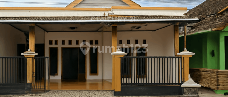 3BR House in Berbah, Only 50 Meters from Jogja Wonosari Main Road 1