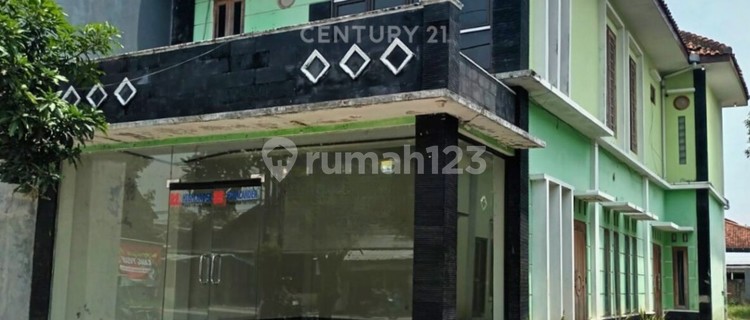 2-Storey Shop House Spacious and Comfortable, Very Suitable for Business 1