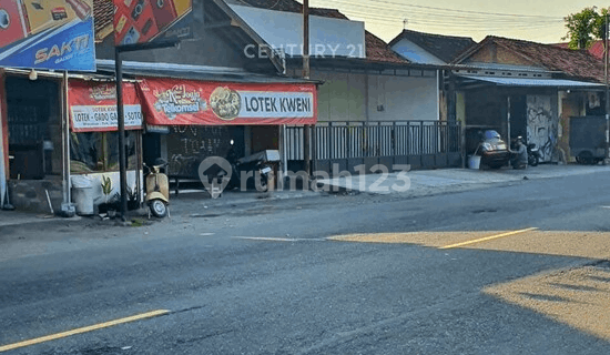 New Shop House in Panggungharjo Bantul Suitable for Business and Office 1